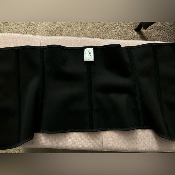 Black Waist Trainer - Picture 3 of 4